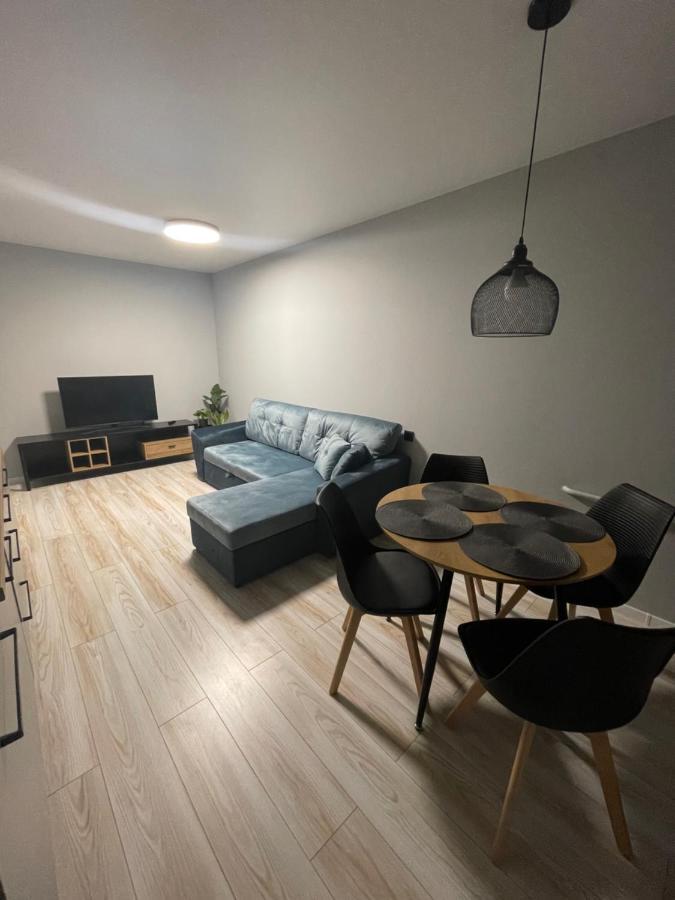Mb Livinga Apartamentai Naftininku G Mažeikiai エクステリア 写真